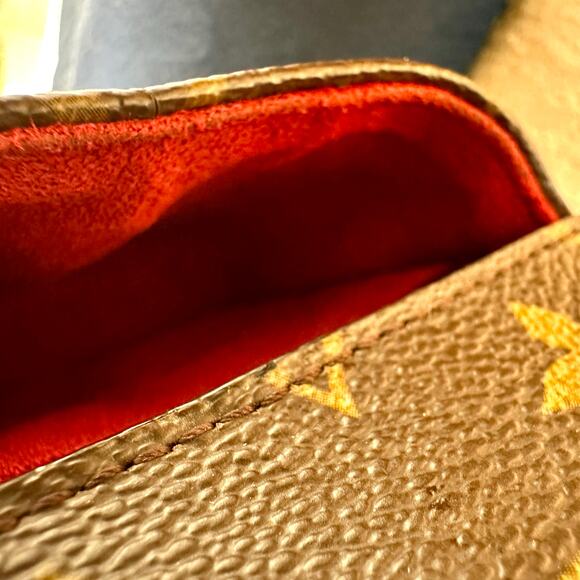 Louis Vuitton Monogram pouch Crossbody, shoulder bag with chain and bag charm - Picture 13 of 14